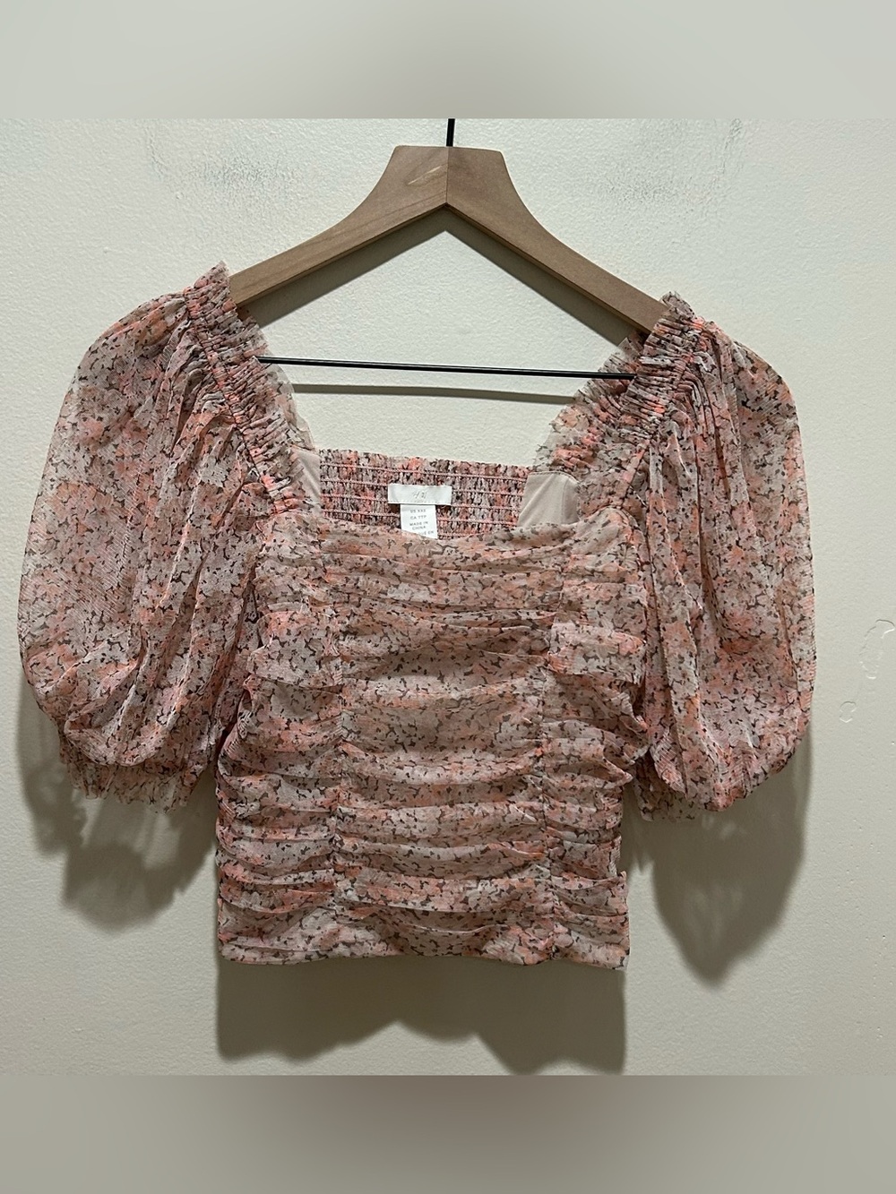 H&M Pink Floral Puff Short Sleeve Mesh Ruched Blouse Shirt Top - Women’s XXS